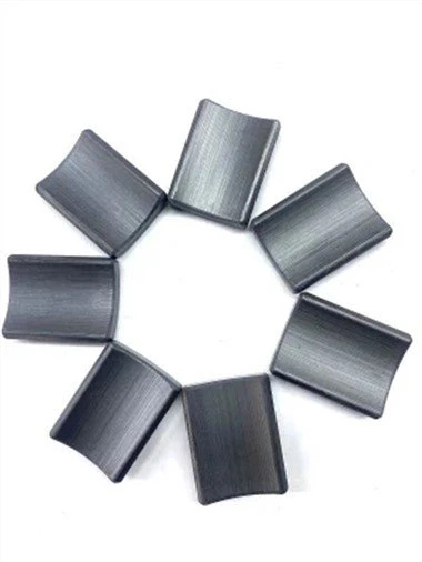 Ferrite Arc Magnet